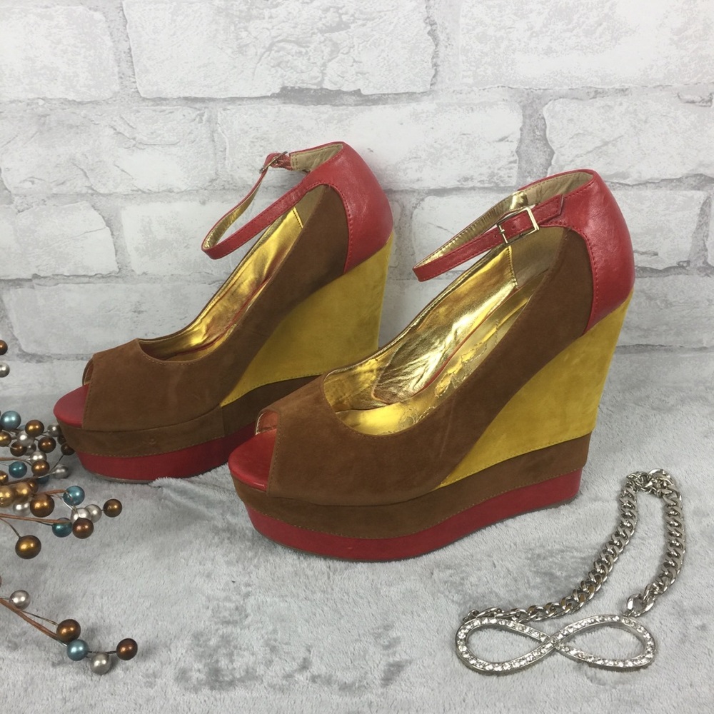 Mona Mia Yuriana Peep-toe Platform Wedge Size 11